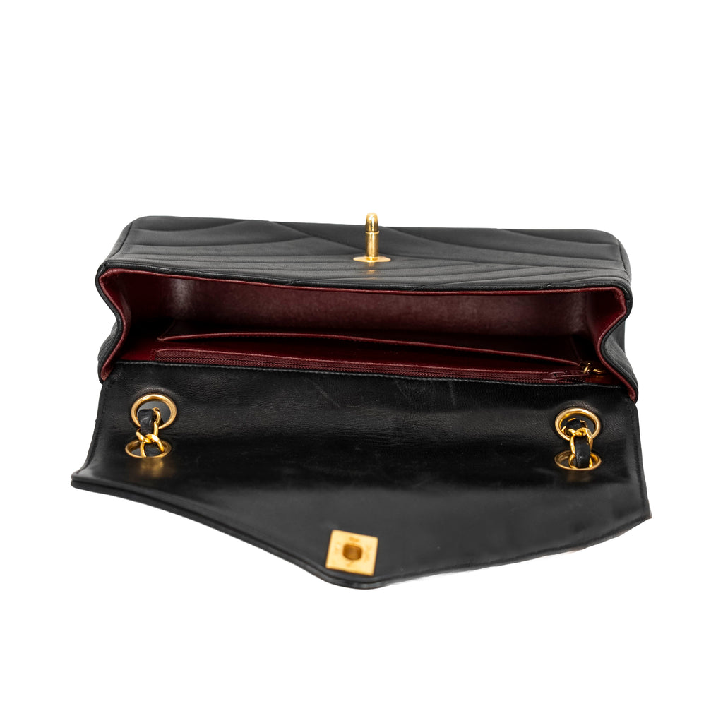 Chanel - Diagonal Stitch Lamb Chain Shoulder